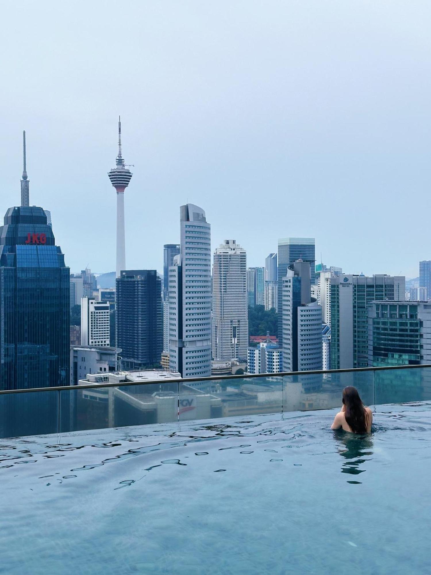 Modern Bauhaus Studio At Regalia Klcc Infinity Pool Kuala Lumpur Extérieur photo
