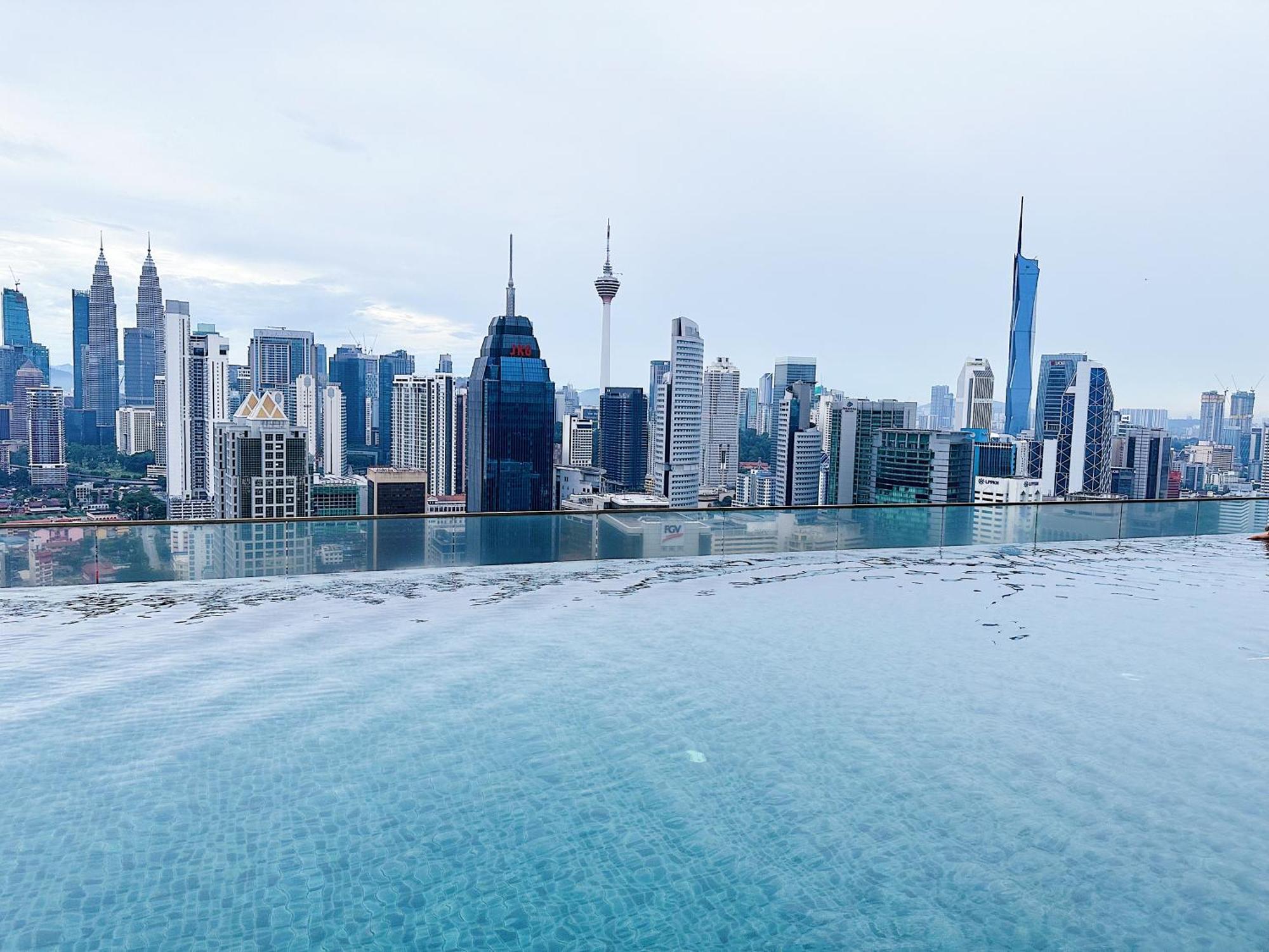 Modern Bauhaus Studio At Regalia Klcc Infinity Pool Kuala Lumpur Extérieur photo